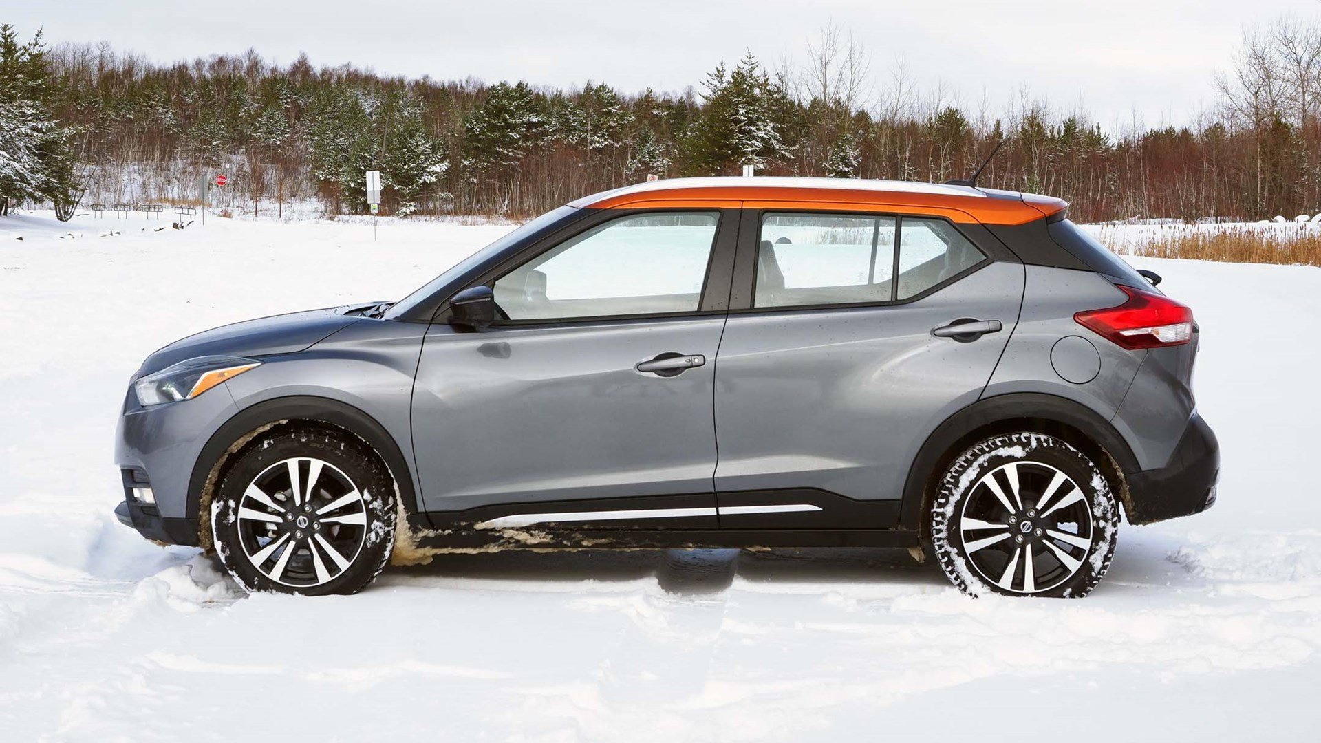 nissan kicks in snow